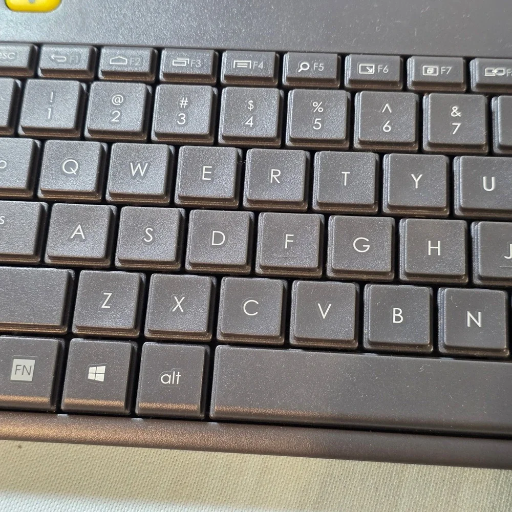 Logitech K400 Plus Wireless Touch Keyboard with Built-In Touchpad Dark Gray